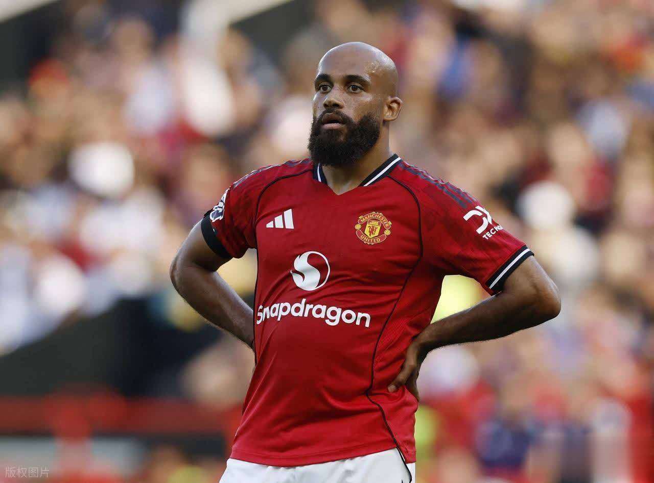 竞技宝-里程碑夜！曼联手感冰凉，英超集结日刷纪录，态度坚定，高层口径保持一致(英超曼联俱乐部)