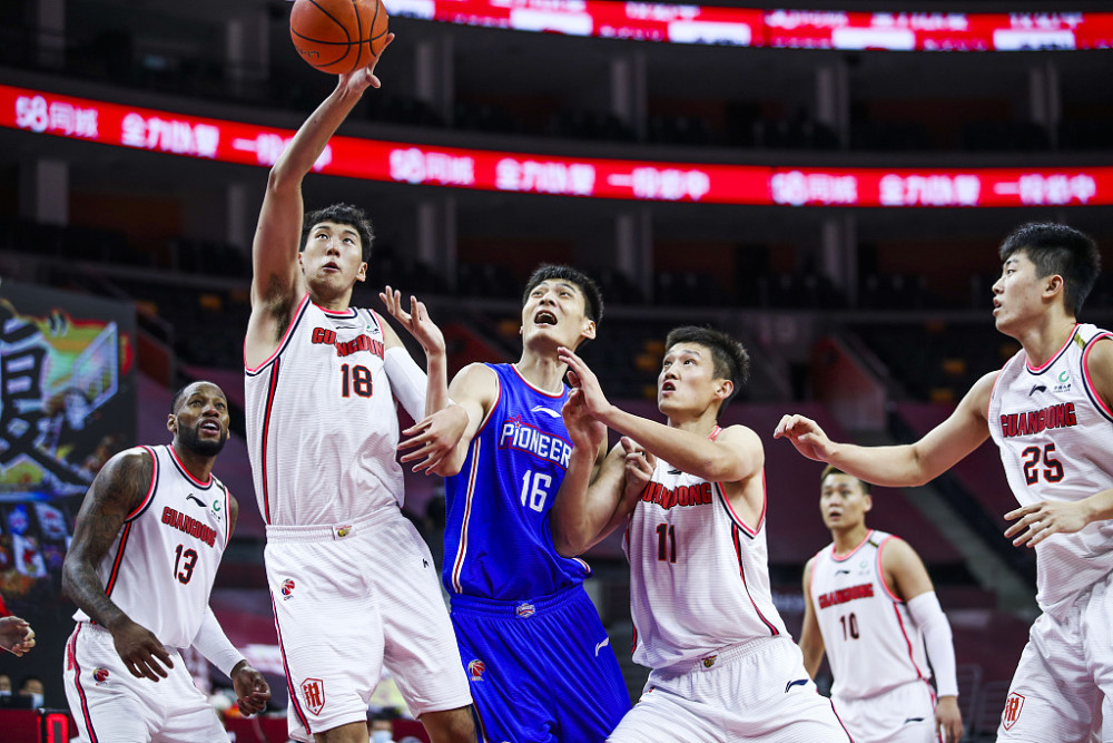 广东宏远内部会议纪要流出：窗口期官宣签约，欧超杯使命明确，年轻球员得到机会(cba广东宏远最新消息)